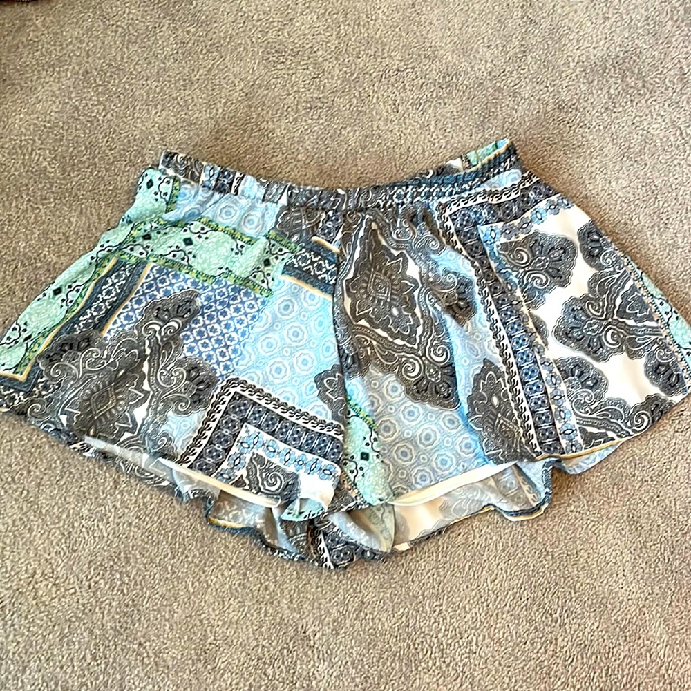 altard state size S flowy printed shorts